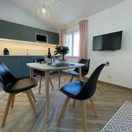 דירה Renting - Massena - Loft - Heart Of Vieil - The Market With Sea View *