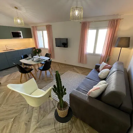 Renting - Massena - Loft - Heart Of Vieil - The Market With Sea View אנטיב