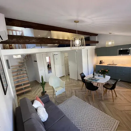 Renting - Massena - Loft - Heart Of Vieil - The Market With Sea View