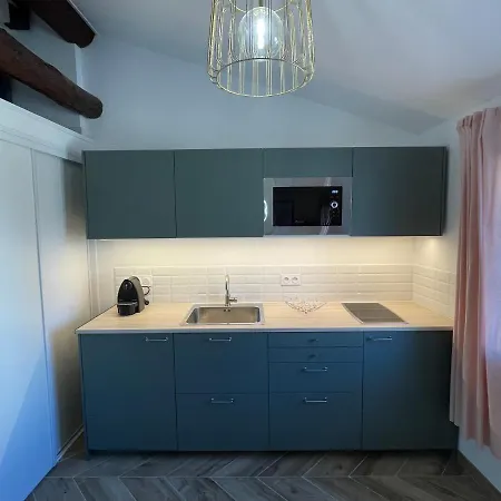 Renting - Massena - Loft - Heart Of Vieil - The Market With Sea View * Antibes