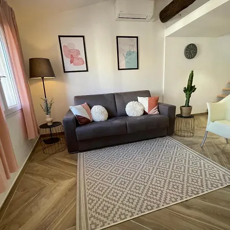 Renting - Massena - Loft - Heart Of Vieil - The Market With Sea View *