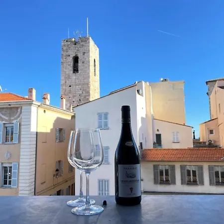 Renting - Massena - Loft - Heart Of Vieil - The Market With Sea View Apartment