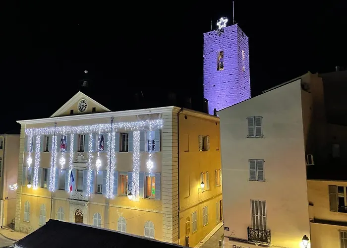 Renting - Massena - Loft - Heart Of Vieil - The Market With Sea View